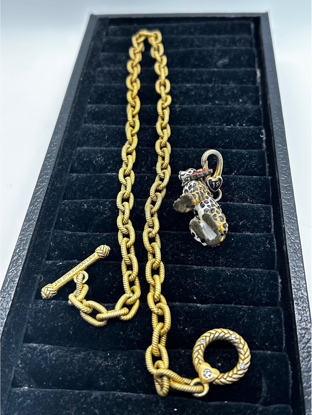Jay Strongwater Womens Gold-Tone Rope Chain Necklace with Leopard Charm